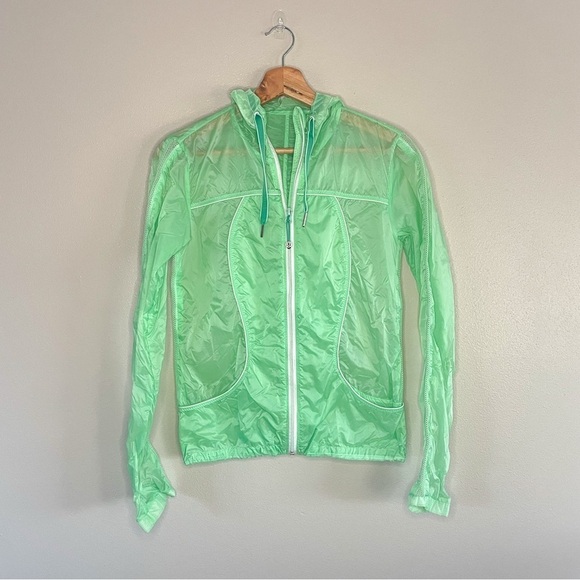 Lululemon | Transparent-see Jacket / Windbreaker in βVery Greenβ - Picture 2 of 10